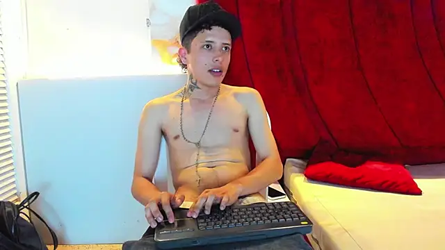 ESTEBAN_2102 live sex cam