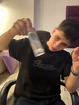 AdrianRinaldi live sex cam