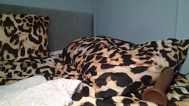 Naughty_JessieX live sex cam