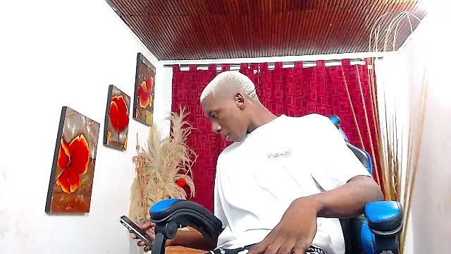 Miilo18 live sex cam