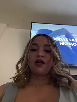 AriVelvet's cam snapshot