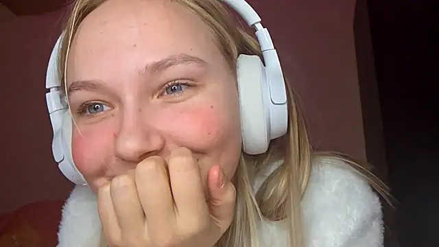 KarinRobertson's cam snapshot