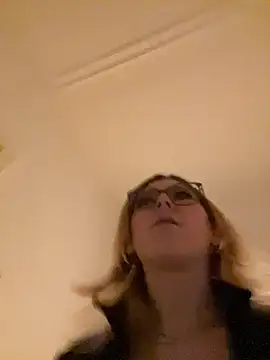 Milly-Kiss live sex cam