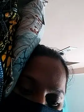 me-leela's cam snapshot