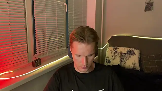 Leonnextdoor's cam snapshot