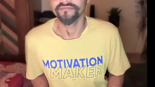 MakeMeAwareAah's cam snapshot