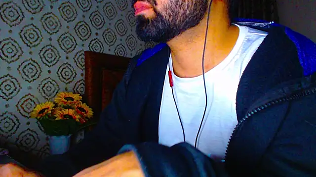 cutebeardi's cam snapshot