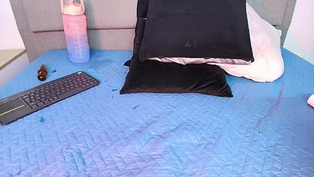 saray_reesee's cam snapshot