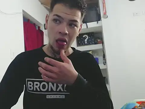 MarceloMilk live sex cam