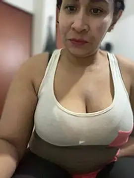 Carola-Ross live sex cam