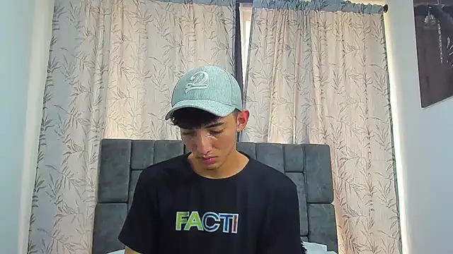 Maikol_Ortiz live sex cam