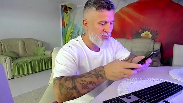 BlowMyXXL live sex cam