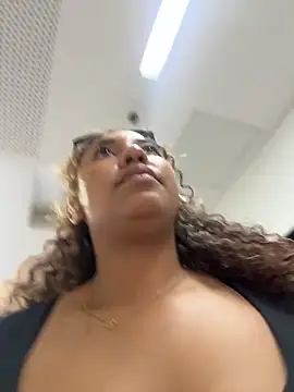 lauraltt live sex cam