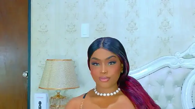 TianahGlow live sex cam