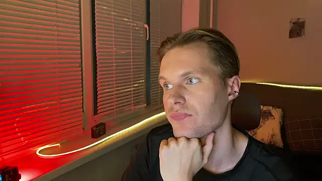 Leonnextdoor's cam snapshot