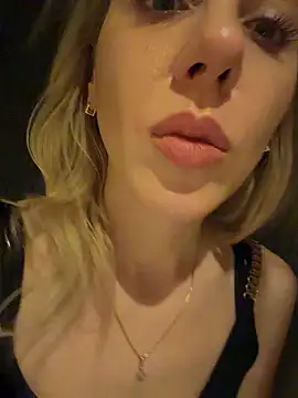 ElenaWhitmore's cam snapshot