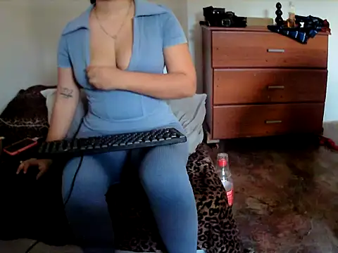 yurmanfox's cam snapshot