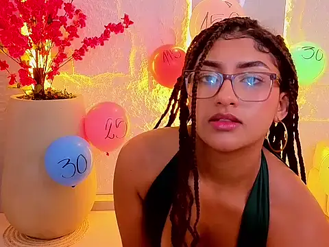 isabella_tp's cam snapshot