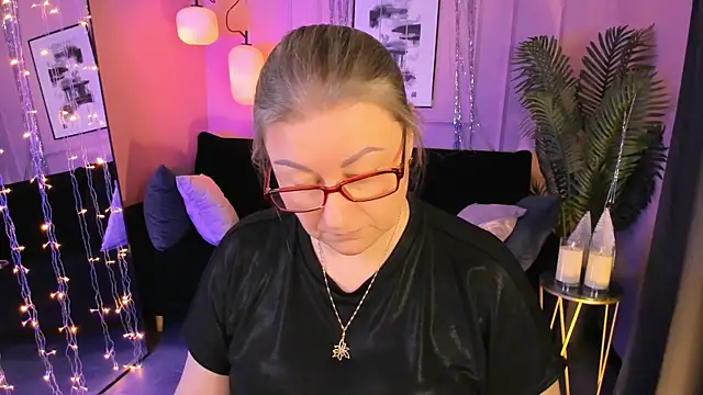 AlexandraKind's cam snapshot