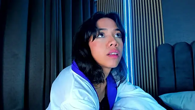 Gina_77's cam snapshot