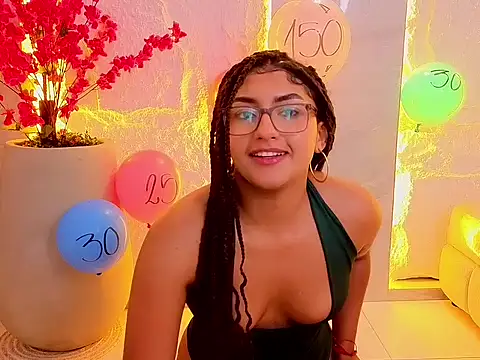 isabella_tp's cam snapshot