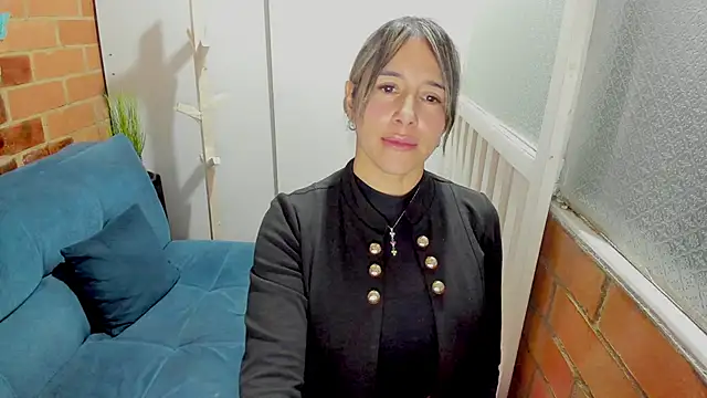 Penelope47 live sex cam