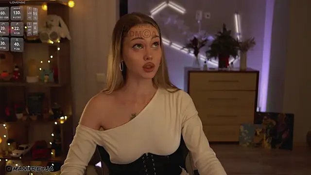ManiFreyja live sex cam