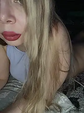 BunnyFoxy777's cam snapshot