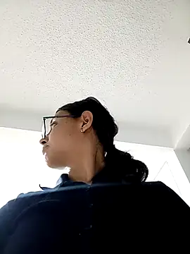 bri_ali's cam snapshot