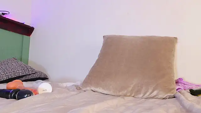 ximenna_w's cam snapshot