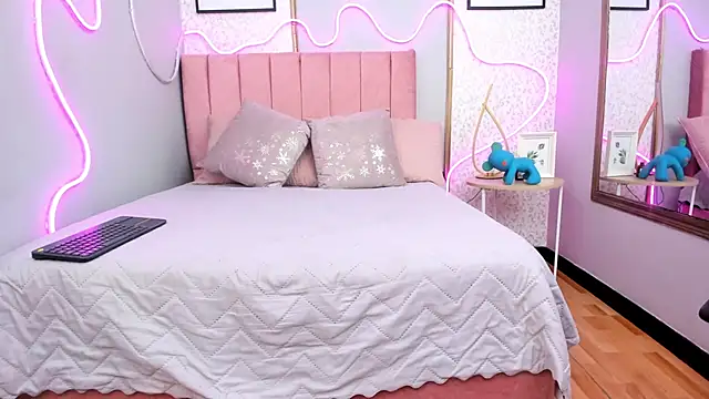 SAMMYLEWISMD's cam snapshot