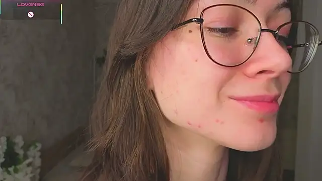 ReneeLippeatt live sex cam