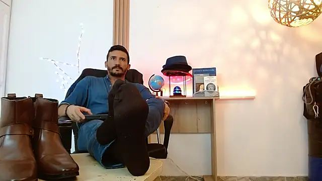 Reiko_85_ live sex cam