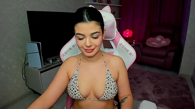 AlluringAriel live sex cam