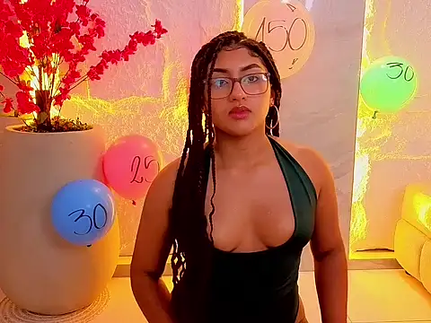 isabella_tp's cam snapshot