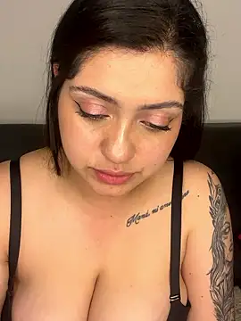 Amyy_1 live sex cam