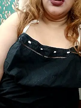 Queen-Naina live sex cam