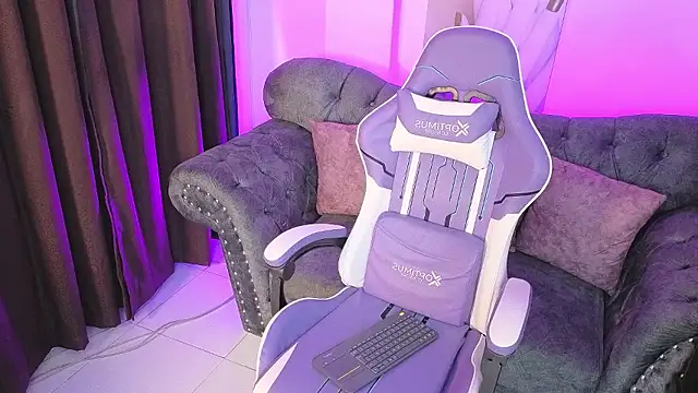 Adie__Brown's cam snapshot