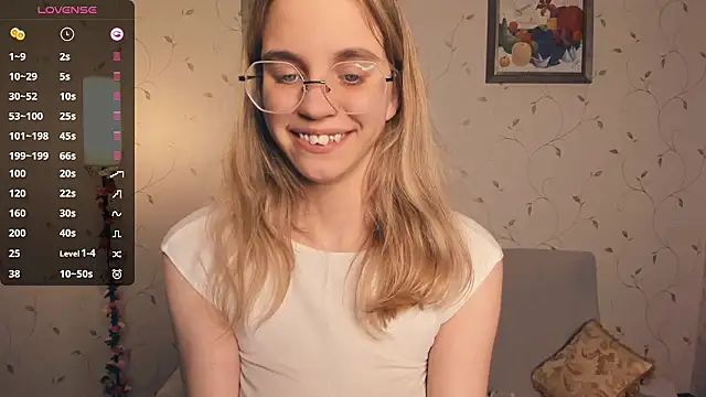 JoanBaggott's cam snapshot