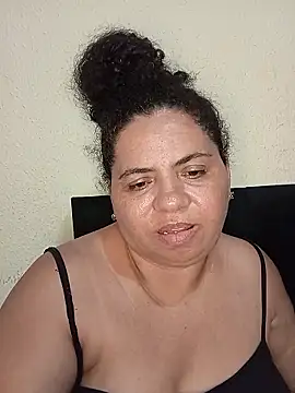 Ravena2290 live sex cam