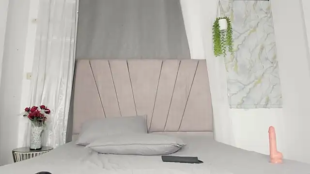 EbonyDesireX's cam snapshot