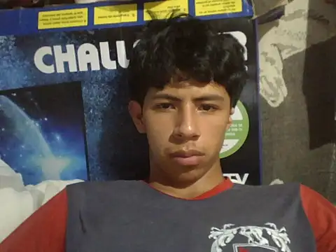 Carlos_Albert02's cam snapshot