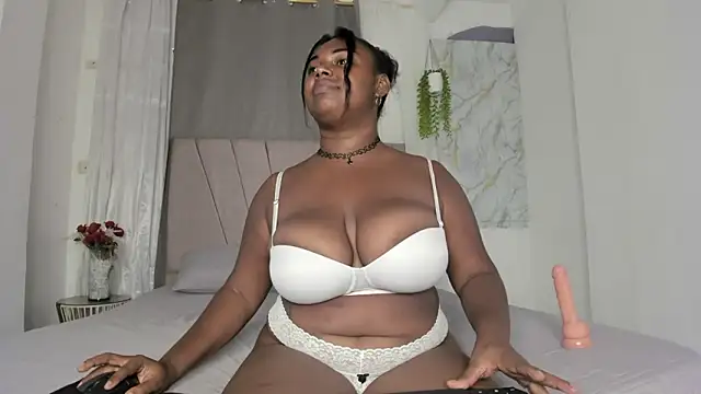 EbonyDesireX's cam snapshot