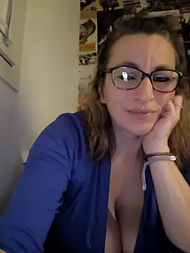 Fifi83Bell live sex cam