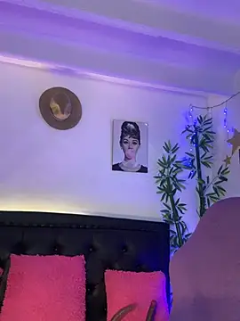 lonely_shewolf live sex cam