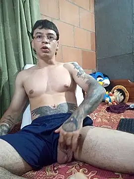 zoldick_huge's cam snapshot