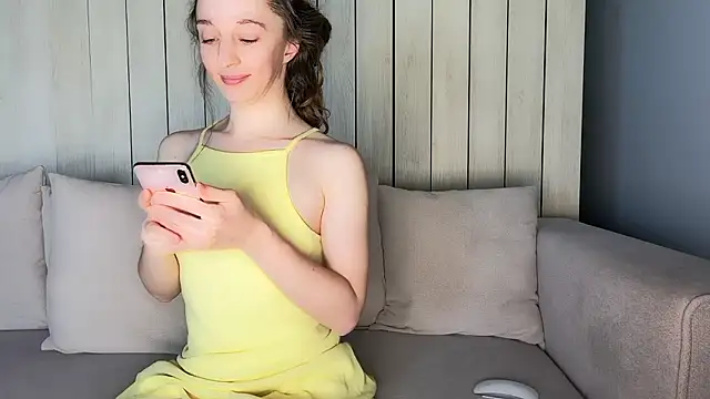 ShySchoolGirl live sex cam