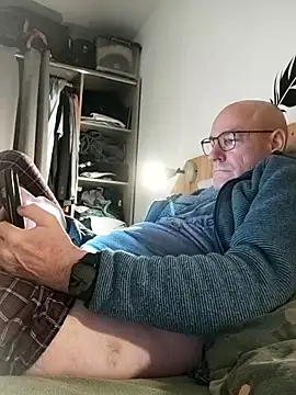 bogland33 live sex cam