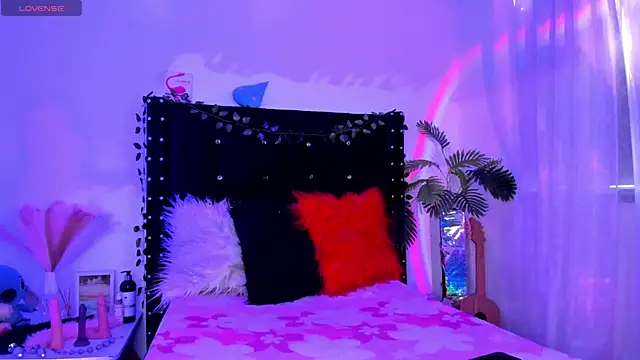 Cooperrosscute233 live sex cam