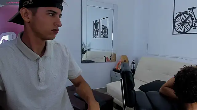 Crazy_porkys live sex cam